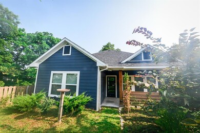 219 W Munson St, Denison, TX 75020 - photo 2