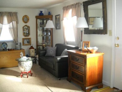 360 S Delaware Dr unit 2, Easton, PA 18042 - photo 3