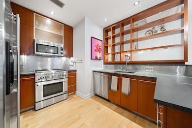 126 E 16th St unit PH4C, New York, NY 10003 - photo 4