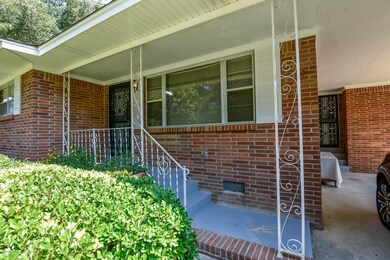 INVITING ENTRANCE