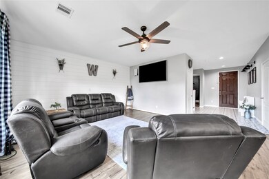 3912 Anzac Dr, Pearland, TX 77584 - photo 6