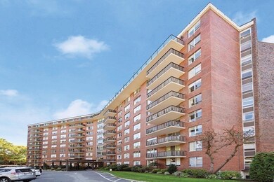 Imperial Towers unit 1012, Chestnut Hill, MA 02467 - photo 3