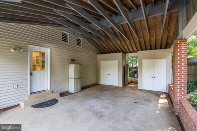 2525 Bull Run Ct, Vienna, VA 22180 - photo 3