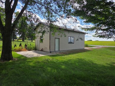 111 Summerset St, Fontanelle, IA 50846 - photo 2