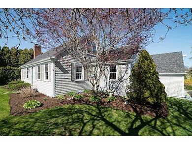 8 Gloria St, Bristol, RI 02809 - photo 2