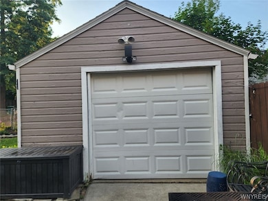 1102 James Ave, Niagara Falls, NY 14305 - photo 3