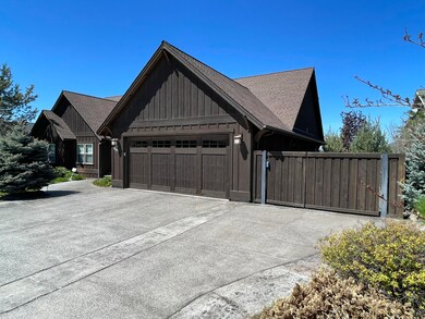 3197 SW Cascade Vista Dr, Redmond, OR 97756 - photo 3