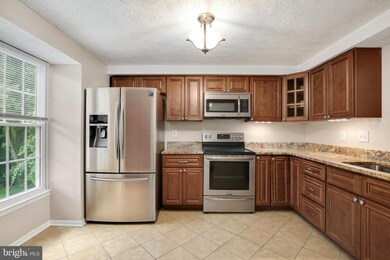 3613 Autumn Glen Cir, Burtonsville, MD 20866 - photo 4