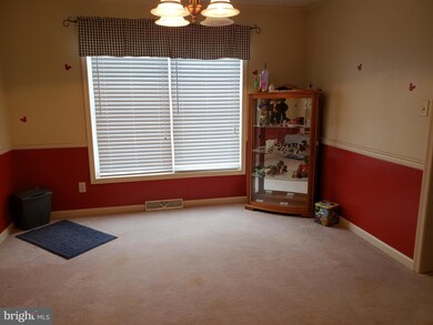 302 Rose Ann Dr, Chambersburg, PA 17201 - photo 5