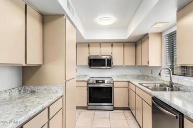 9219 E Citrus Ln N unit 6, Sun Lakes, AZ 85248 - photo 4