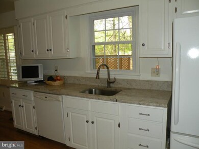 5415 Rumsey Place, Fairfax, VA 22032 - photo 2