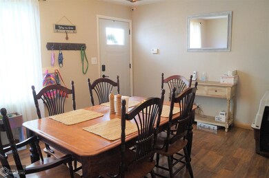 405 E 26th St S, Newton, IA 50208 - photo 5