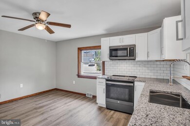 101 E Perry St, Enola, PA 17025 - photo 2