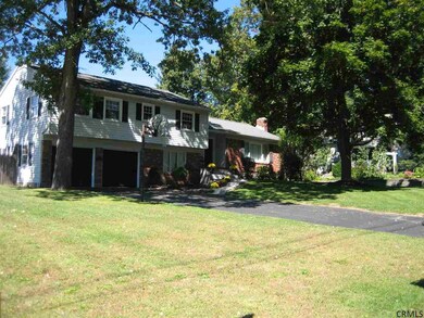 9 Anita Dr, Schenectady, NY 12302 - photo 2