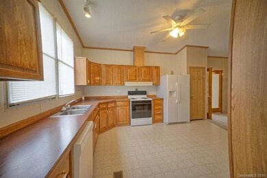 272 Knox Farm Rd unit 8, Statesville, NC 28677 - photo 6