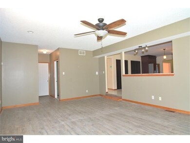 21 Thornfield Cir, Sewell, NJ 08080 - photo 4