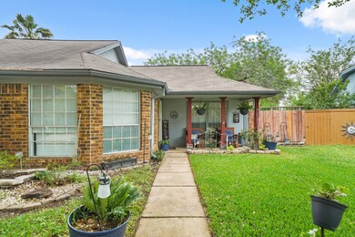 Enjoy relaxing spring evenings on the inviting cov
