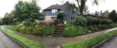 123 Torrence Garden2
