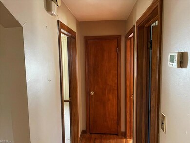 565 Audrey Ln, Struthers, OH 44471 - photo 4