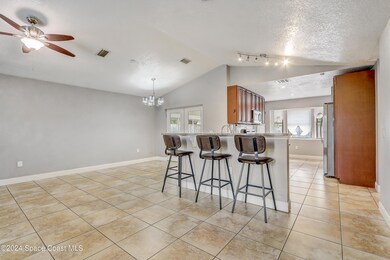 6725 Alazan Ave - 006