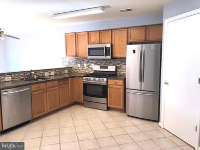 23422 Rainbow Arch Dr, Clarksburg, MD 20871 - photo 4