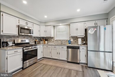 3943 Orange St, Triangle, VA 22172 - photo 3