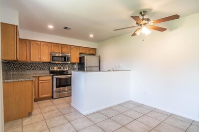 Breakfast Bar with Kitchen