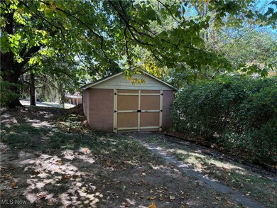 178 Thompson Ave, New Concord, OH 43762 - photo 3