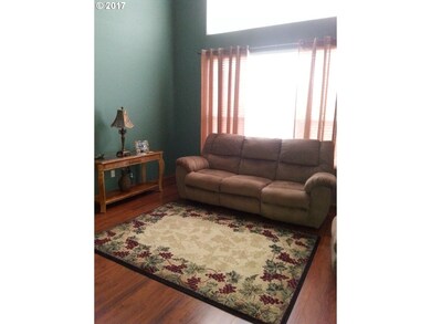 15330 SE Bollam Dr, Clackamas, OR 97015 - photo 2