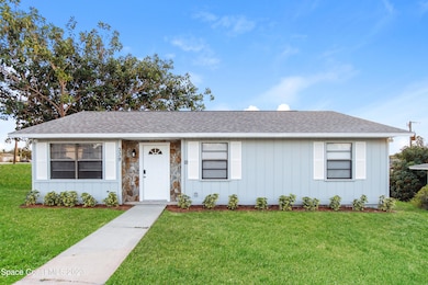 016-photo-front-view-12376129