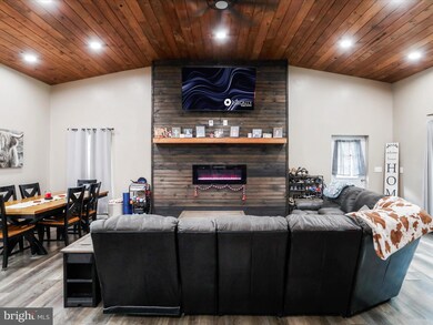 280 Champwood Ridge Ct, Keyser, WV 26726 - photo 4