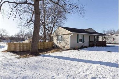 2606 51st St, Des Moines, IA 50310 - photo 2