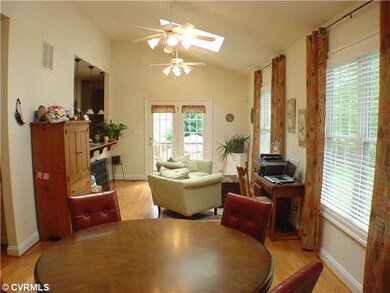 Den/Family/Great Room - Sunny Florida room with va