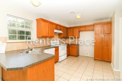 270 E 147th St S unit B, Glenpool, OK 74033 - photo 5