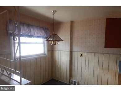 2720 Maxwell St, Philadelphia, PA 19136 - photo 6