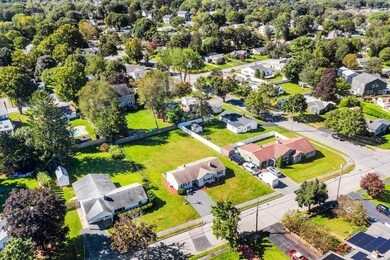 144 Sheffield Rd, Waltham, MA 02451 - photo 4