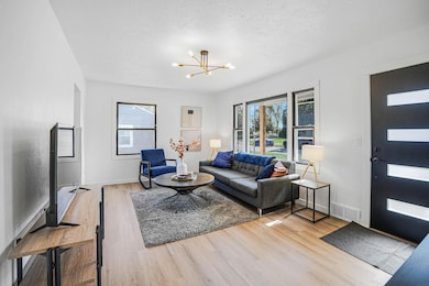 1742 Sager Ave, Waterloo, IA 50701 - photo 5