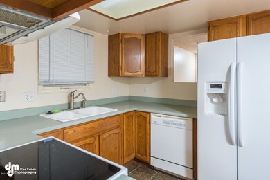 1951 Fyfe Circle Anchorage AK-large-006-