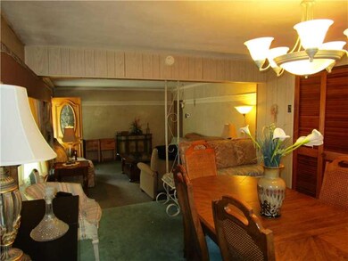 Dining Room. View from the dining room to the livi