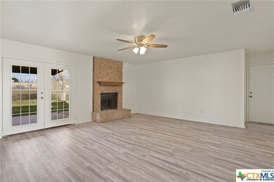 909 N 4th St, Copperas Cove, TX 76522 - photo 5