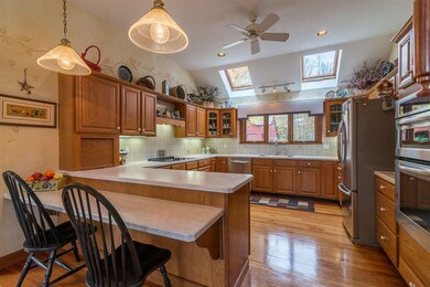 321 Rogers Rd, Dorset, VT 05251 - photo 5