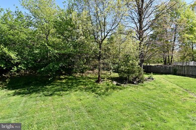 4946 Edge Rock Dr, Chantilly, VA 20151 - photo 4