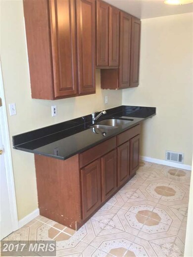 5706 Somerset Rd, Riverdale, MD 20737 - photo 7