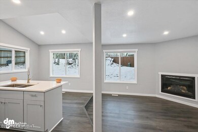 08-Living Room_SLS_-4106