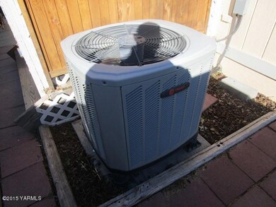 1790 Selah Loop Rd unit 94, Selah, WA 98942 - photo 2