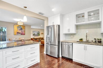 4842 Grapevine Way, Davie, FL 33331 - photo 3