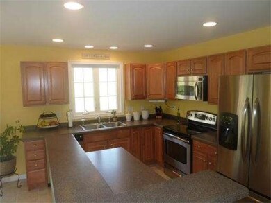 19 Daffodil Ct unit 19, South Grafton, MA 01560 - photo 6