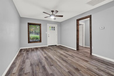 924 W Hull St, Denison, TX 75020 - photo 7