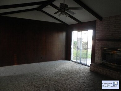 1011 N King St, Seguin, TX 78155 - photo 6