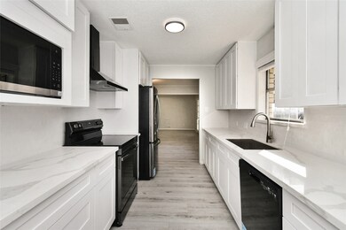 1504 Holly Cir, Richmond, TX 77469 - photo 7